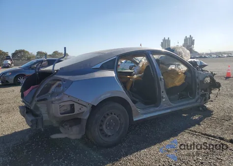 2017 Honda Civic Lx z USA, uszkodzony, nr VIN 19XFC2F5XHE079132